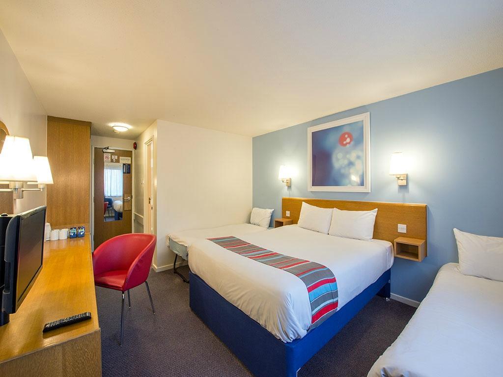 Travelodge Edinburgh Central Waterloo Place Exterior photo