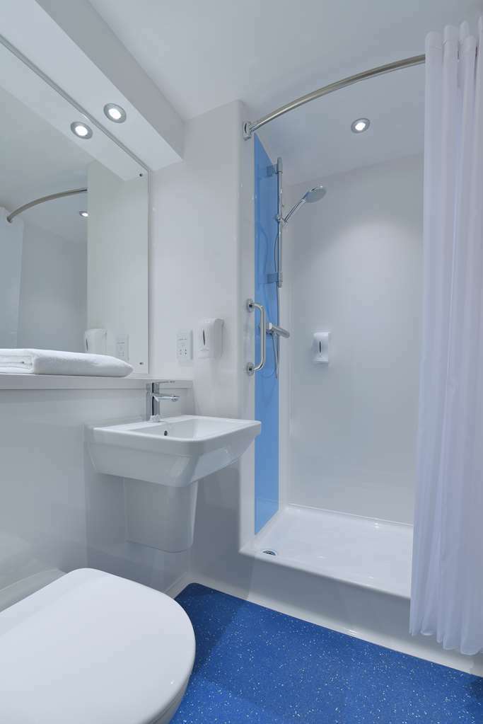 Travelodge Edinburgh Central Waterloo Place Room photo